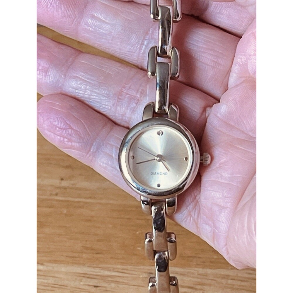 Diamond Women’s Watch Chain Link Bracelet 7” Silvertone With Champagne Face